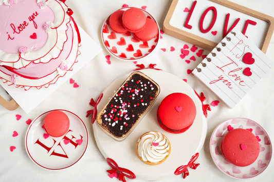 HEART VINTAGE VALENTINE CAKE (6”)