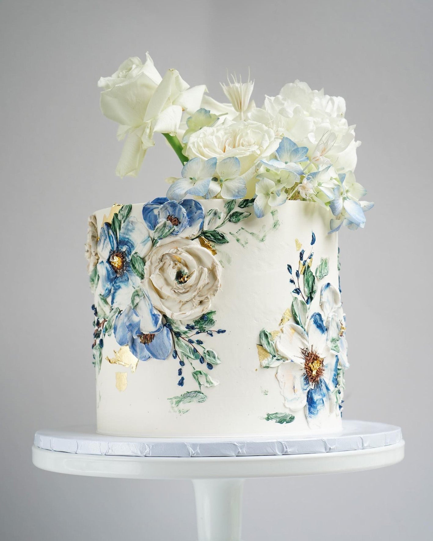 Buttercream Camellias and Elegant Piping- A Free Cake Video - My Cake School